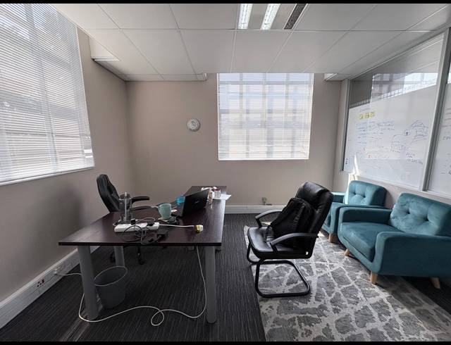 117M² OFFICE TO LET IN DAINFERN